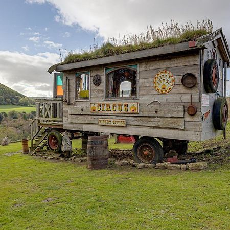 2 X Double Bed Glamping Wagon In Dalby Forest Скарборо Экстерьер фото