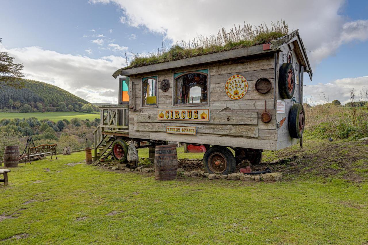 2 X Double Bed Glamping Wagon In Dalby Forest Скарборо Экстерьер фото